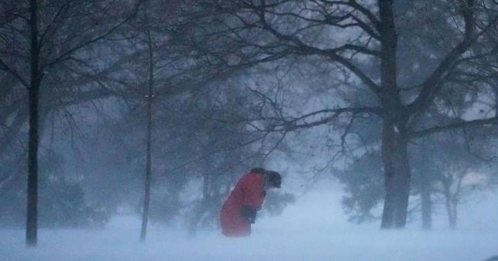 Winter storms bring snow, freezing rain and cold as Thanksgiving travelers journey home