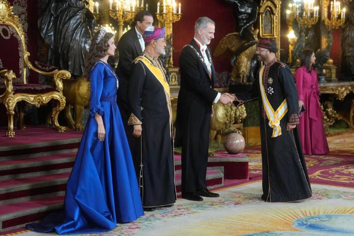 Felipe VI llama a Israel y Hamás "a la contención"