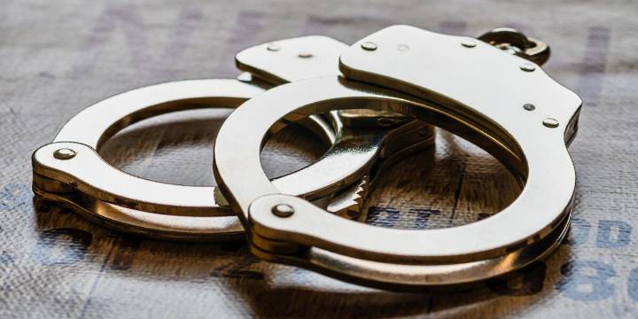 Man charged with placing child at risk while at school, deputies say