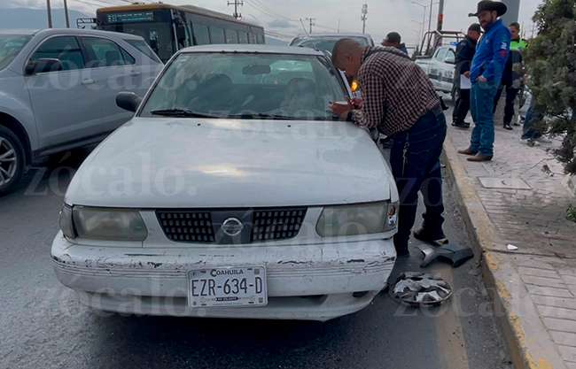 Ignora la luz roja y provoca choque múltiple en Isidro López Zertuche