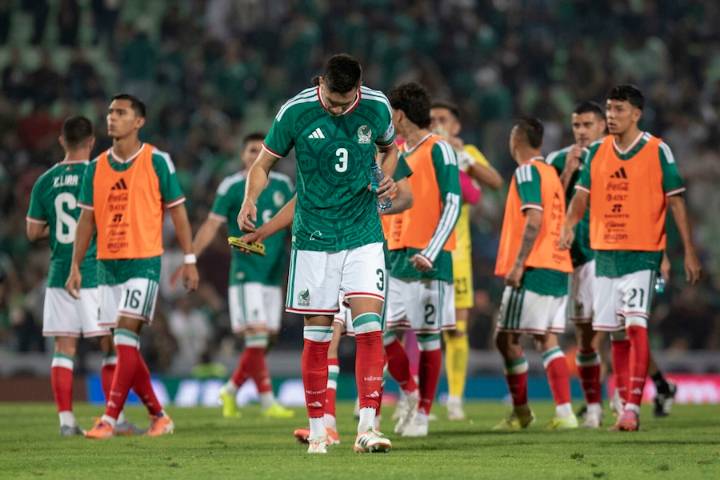 México se mide ante Paraguay con la necesidad de un triunfo