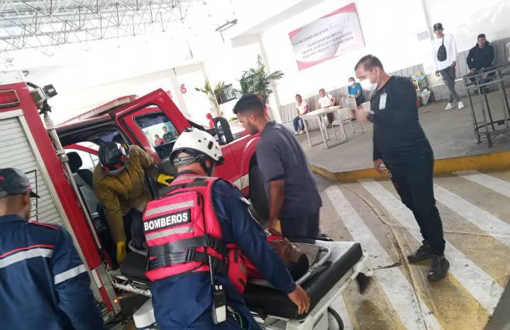 Accidente de tránsito en Ciudad Piar: conductor gravemente herido y familia afectada