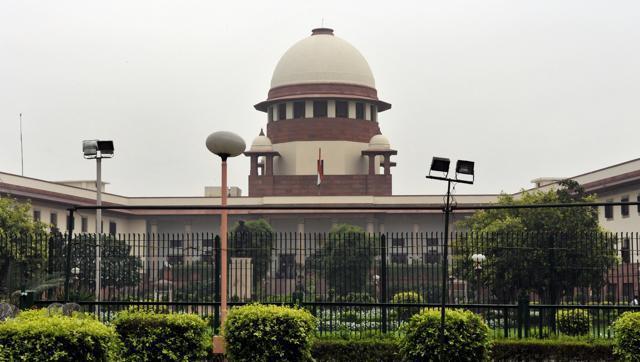 SC orders fencing of public spaces to keep out stray dogs; directs removal of stray cattle from roads