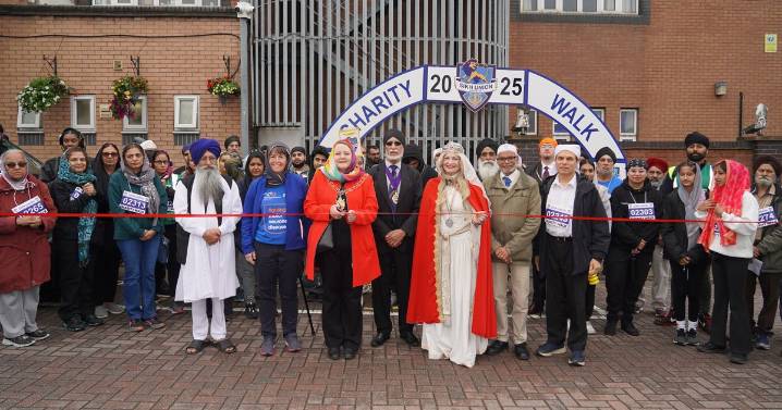 Sikhs raise more than £3,000 with 15km walk through Coventry