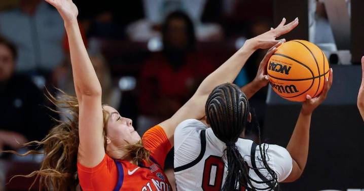 No. 2 South Carolina beats rival Clemson 65