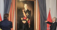 La Real Asociación de Hidalgos de España presenta el retrato del Rey Felipe VI pintado por Ferrer Dalmau