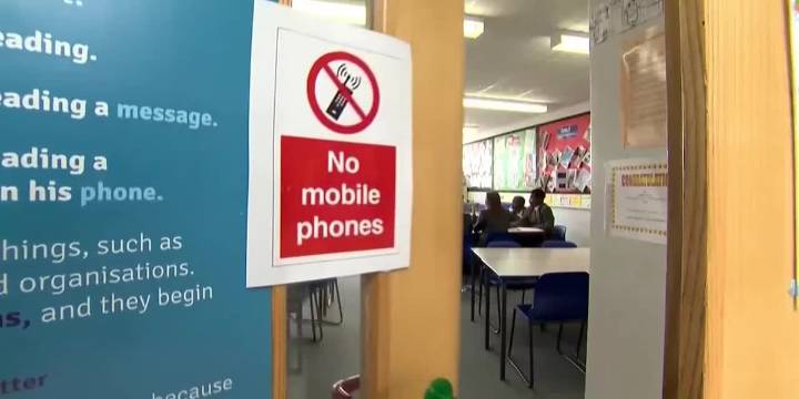 Williamson County School Board looks to amend cell phone policy