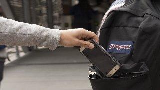 Las estaciones más “tenebrosas” de TransMilenio: dónde más roban celulares en Bogotá y en qué horarios