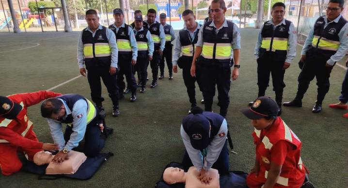 Huánuco: serenos son capacitados en primeros auxilios por los bomberos