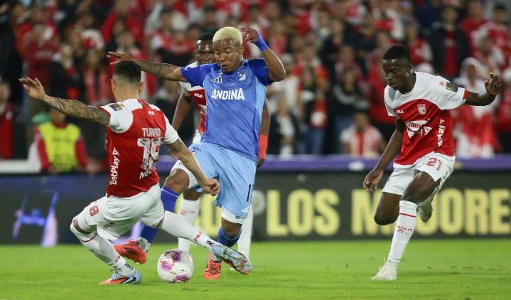 Un defensa, campeón con Santa Fe, fue ofrecido a Millonarios para 2026