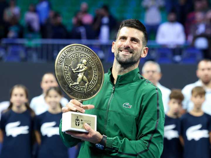 Djokovic se baja del ATP Finals tras quedar campeón en Atenas