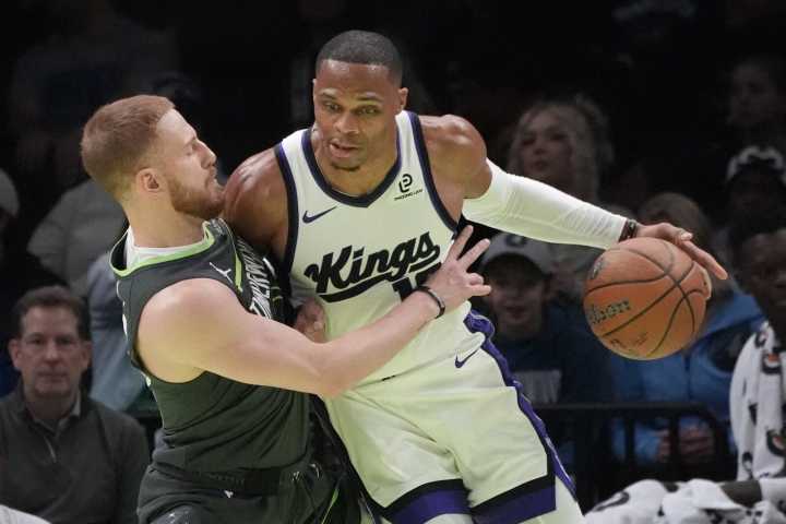 Donte DiVincenzo’s 3-ball falls as Timberwolves improve to 2