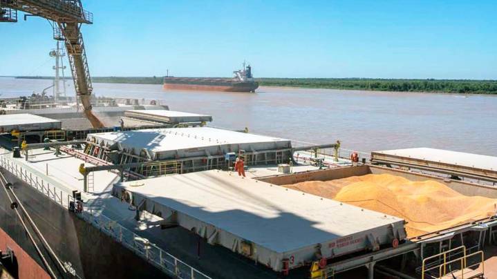 La balanza comercial registró un superávit de US$ 800 millones según el INDEC