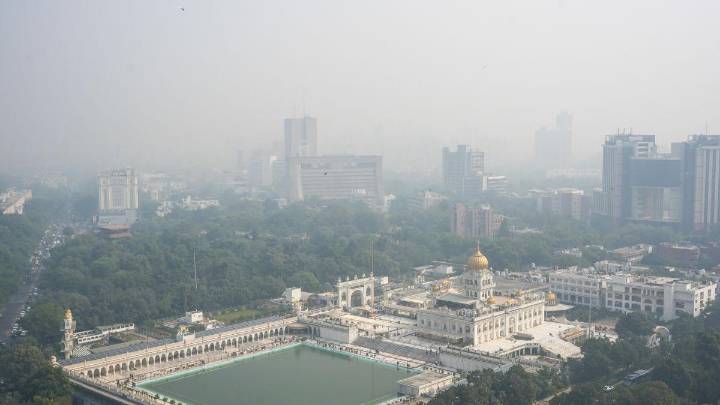 Will Delhi offices shift to 50% attendance and schools go online under new GRAP?