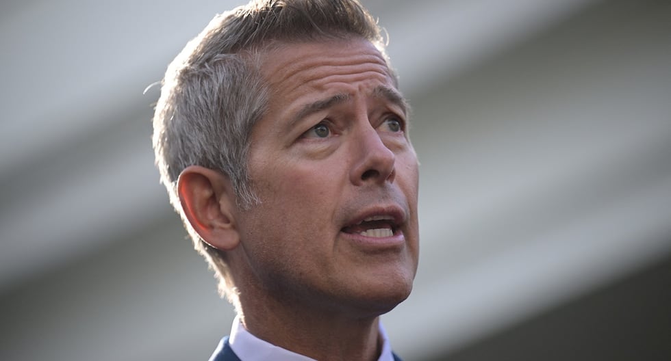 Estados Unidos: El Gobierno de Donald Trump amenaza con “medidas” contra los controladores aéreos que se ausentan | Sean Duffy