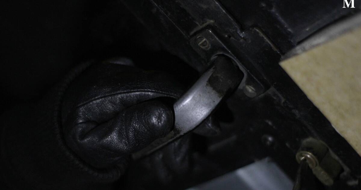 Illawarra police officer jailed for $100k robbery of elderly man