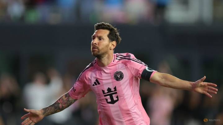 Barcelona plan to build Messi statue at revamped Camp Nou, says club president