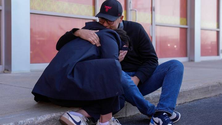 Chicago day care worker detained by immigration agents released after community support