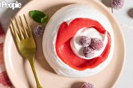 Romina Peixoto’s Mini Cranberry Pavlovas