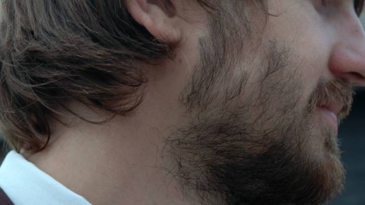 Englisher So Hairy He's Mistaken for a Mennonite