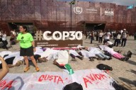 Un grupo de manifestantes irrumpe en la COP30 en Brasil pidiendo impuestos a los milmillonarios