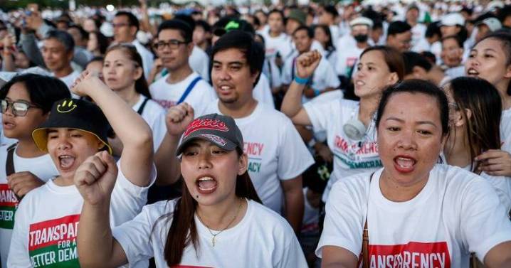 Mass rally in Manila targets flood corruption scandal
