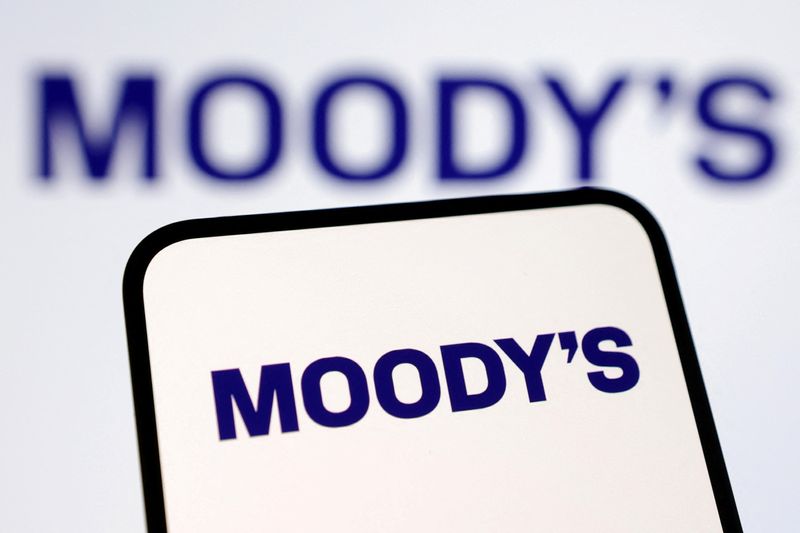 Moody's downgrades Six Flags' credit ratings