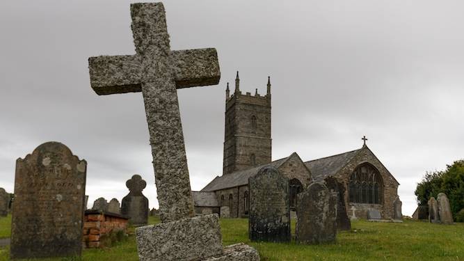 A white home counties roadman's crew camps out in a deadman graveyard wiv a bag of special brownies