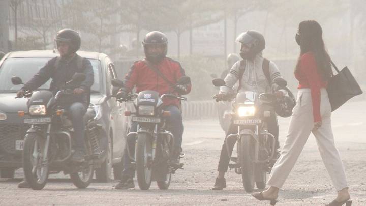 Delhi air quality improves but remains 'very poor' with AQI at 356