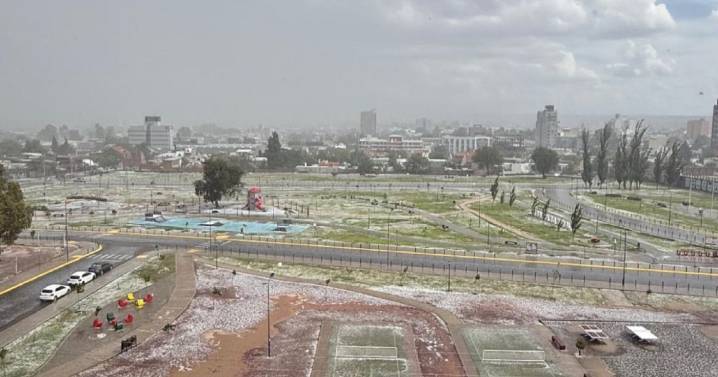 Tormenta fuerte con granizo y ráfagas de viento en Neuquén: las zonas más afectadas este lunes