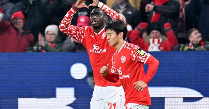 El joven Lennart Karl lidera remontada del Bayern para vencer al Freiburg en la Bundesliga