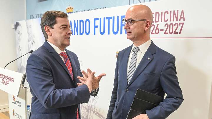 Mañueco reivindica una Universidad pública más fuerte, atractiva y con una oferta amplia y de calidad