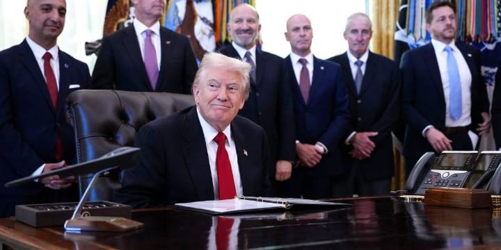 The shutdown 'accomplished nothing and caused significant harm' to many people, budget watchdog says, giving 'new meaning to fiscal irresponsibility'