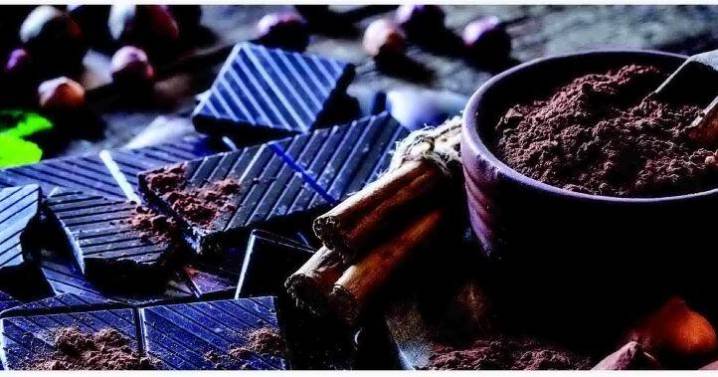 THE MANY BRIGHT SIDES OF DARK CHOCOLATE