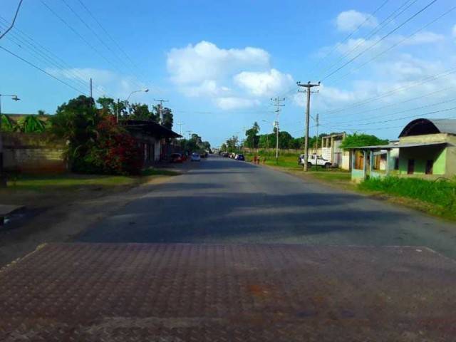Hombres desconocidos intentan raptar a una estudiante desde un carro en Paloma