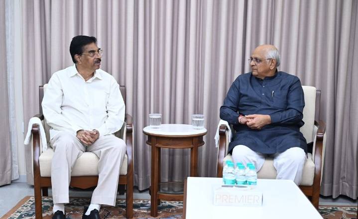 Odisha Governor meets Gujarat CM in Gandhinagar