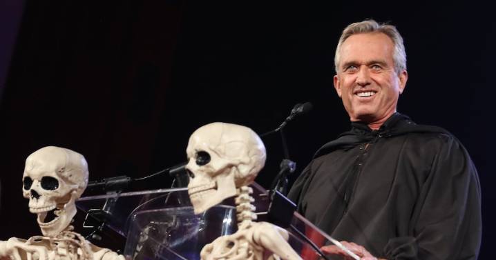 Robert F. Kennedy Jr’s Neighbors Troll Him With Message on Front Lawn