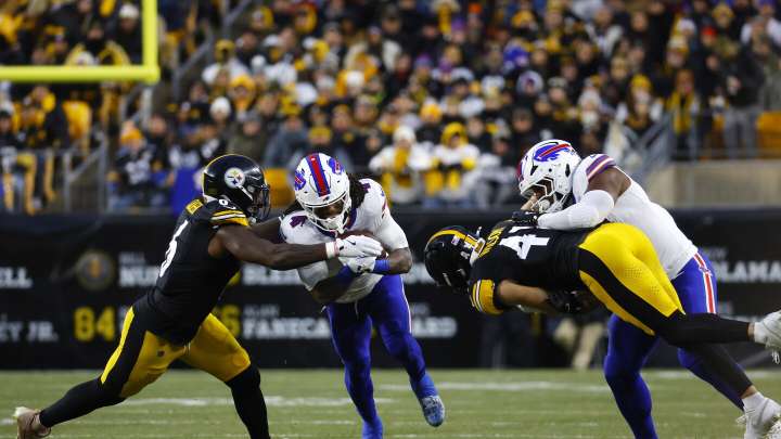 Steelers lead 7-0 after officials fail to enforce personal foul on DK Metcalf on extra