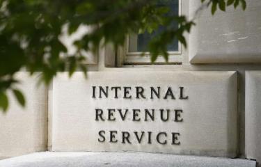 Jueza prohíbe al IRS compartir con ICE dirección de migrantes