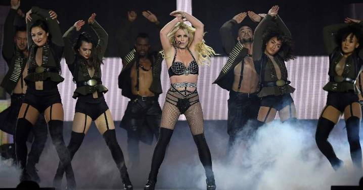 Britney Spears' Bikini Video Shows Her Terrified To Jump off Boat