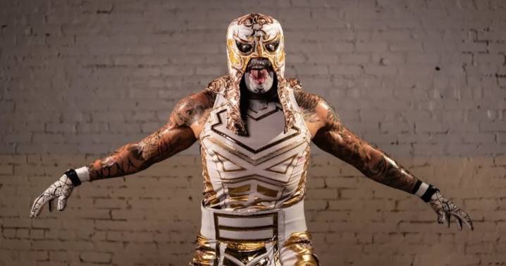 Penta Zero Miedo revela cómo fue engañado para luchar en una exclusiva fiesta de un hombre poderoso: “una persona diferente”