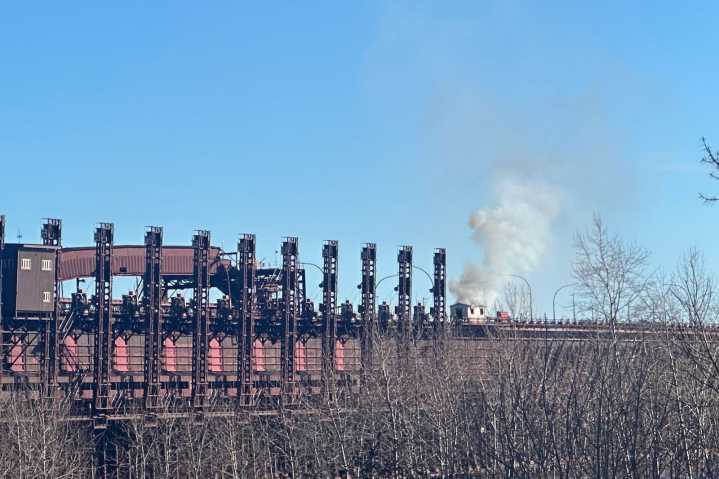 Maintenance shed burns on Duluth ore dock