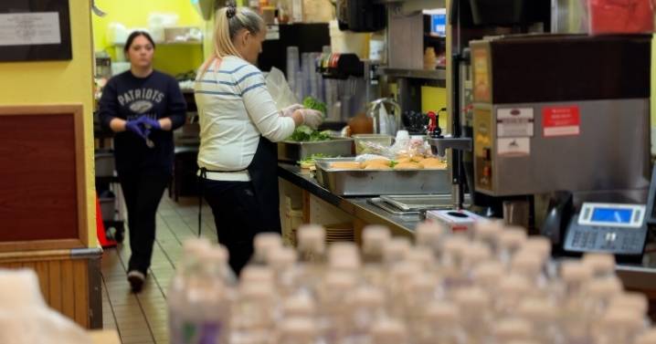 A Middleton café is feeding neighbors affected by the shutdown