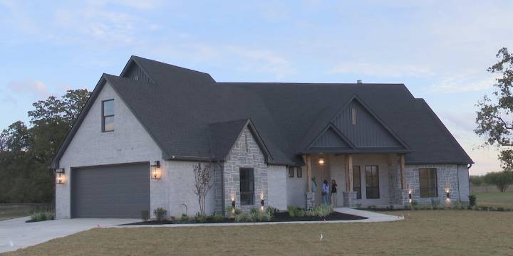 Community unites to gift Coach Hill a new ADA