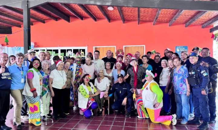 Alcalde León Jurado compartió almuerzo especial con abuelos del Centro Recreacional del Adulto Mayor