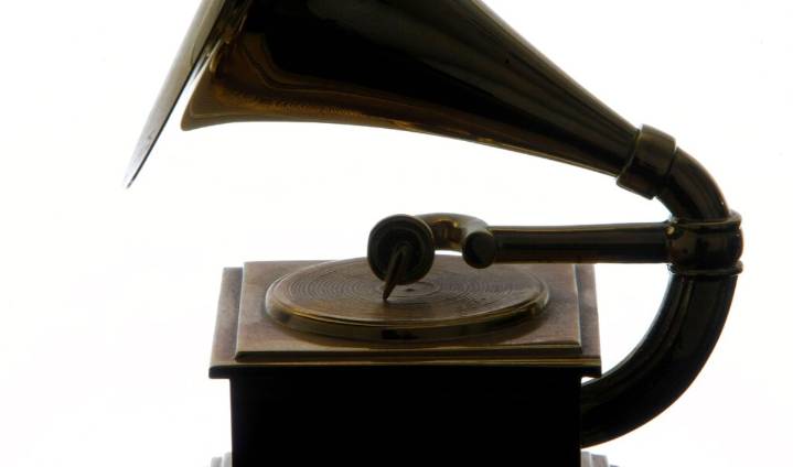 Latin Grammy 2025: ¿Quién está detrás del póster oficial este año?