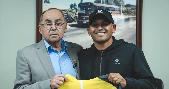 Chupete se coloca el buzo: Humberto Suazo es confirmado como el nuevo técnico de San Luis