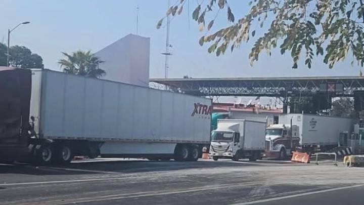 Permanecen bloqueos en al menos siete entidades del país ante falta de acuerdos con Segob