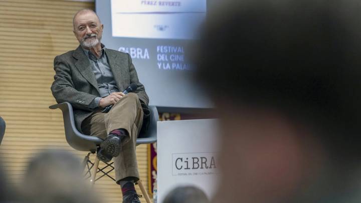 Reverte anima a escolares a acercarse a la cultura para prepararse para un mundo "hostil"