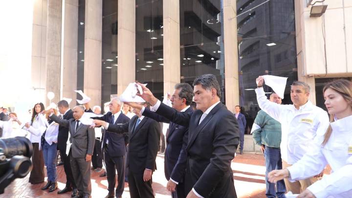 “La justicia es la última trinchera”: el llamado de Gregorio Eljach en homenaje a víctimas del Palacio de Justicia